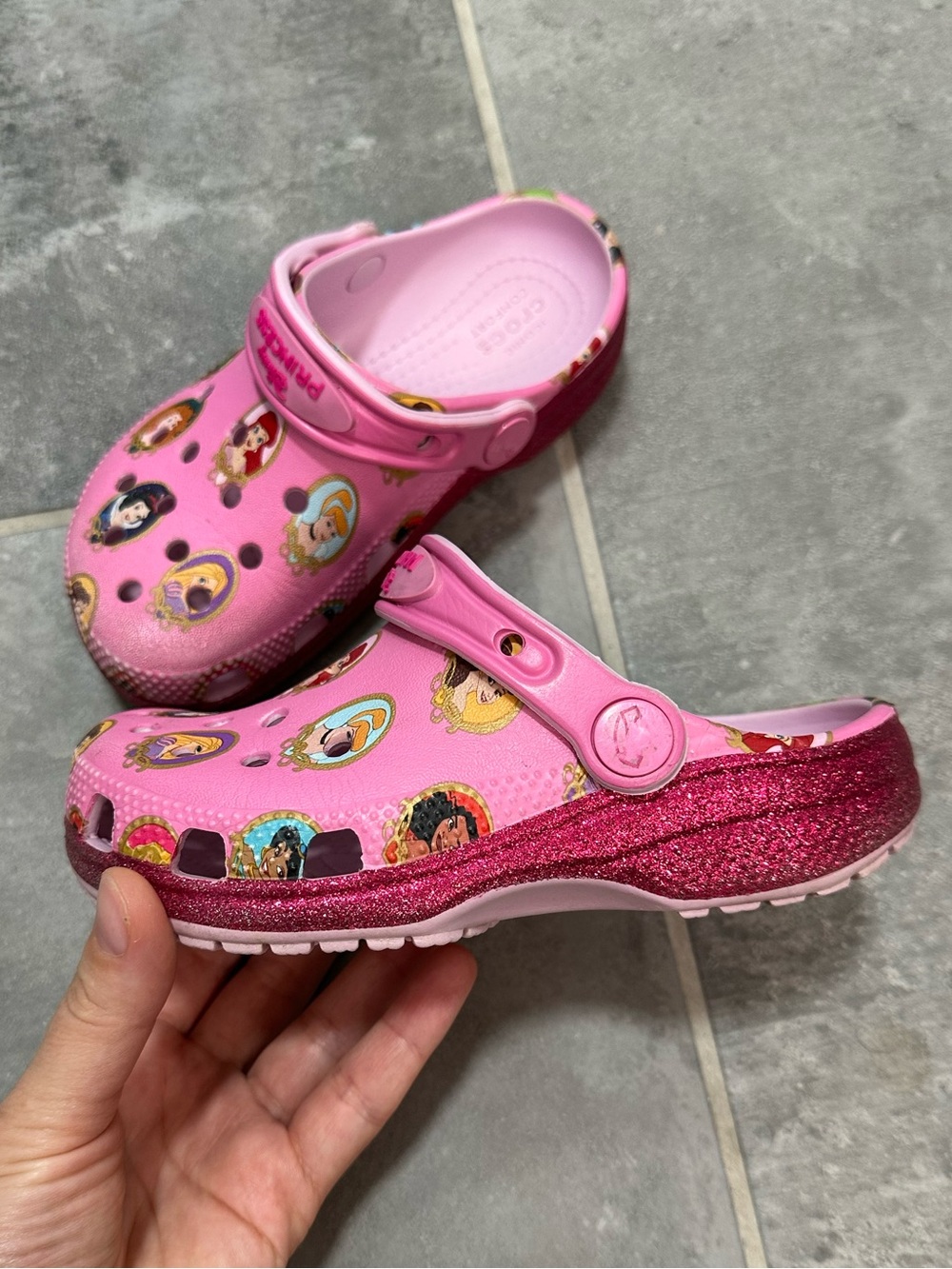 Crocs Disney Princess Classic Clog - Picture 3 of 8